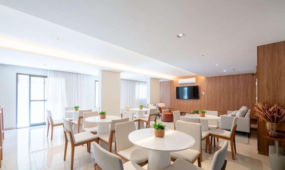 Fully Equipped Apts With Leisure Minutes From the Beach Hfos