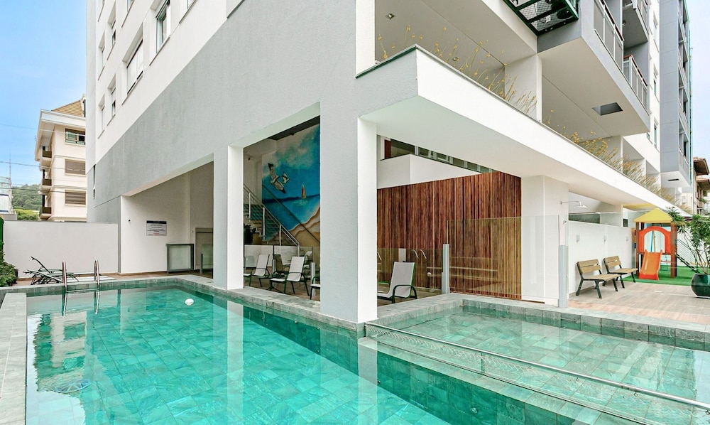 Modern duplex w/jacuzzi 240m beach JRR410