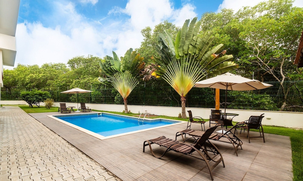 House w/ Pool 180m From Beach in Arraial Pbr0003