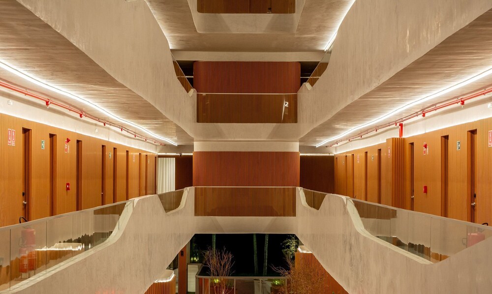 SYH - Complete Beachfront Condominium in Cabo Branco/pb