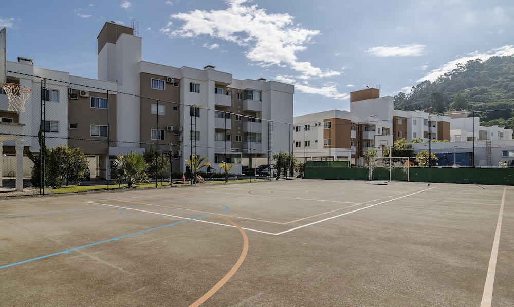 Apt. w/ Barbecue & Pool in Canasvieiras Rpc0305