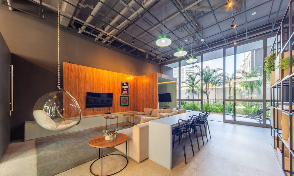 Beautiful Studio 290m From the Metro Hox1010