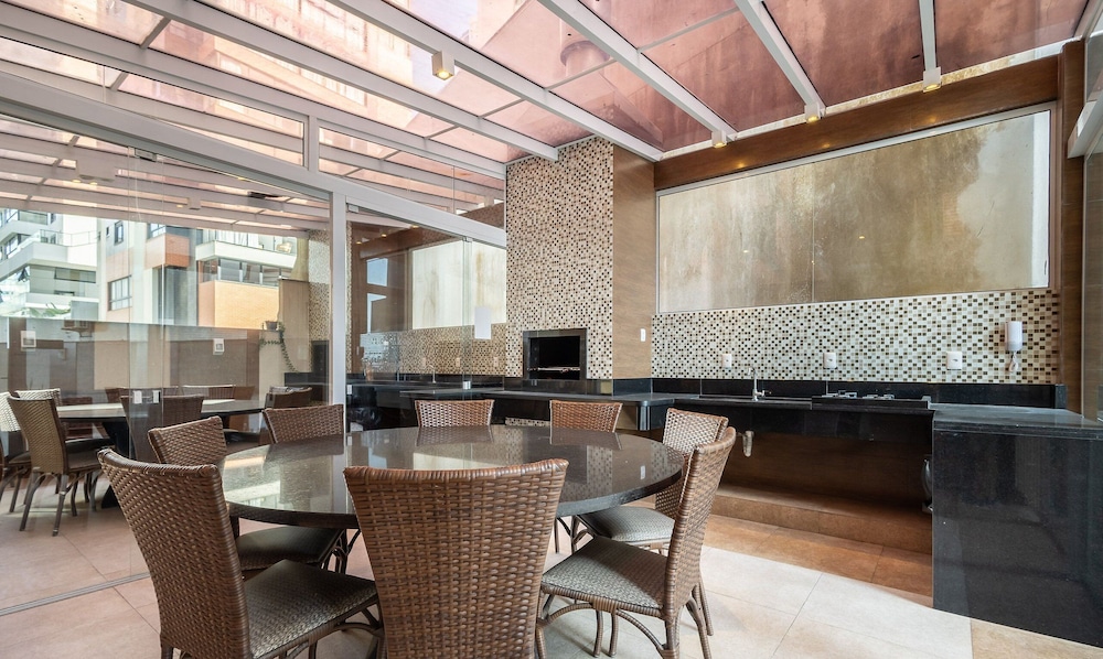 Beautiful Oceanfront apt Next to Brahma Cet603