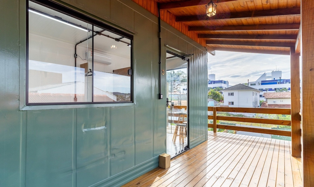 Beautiful and Practical Studios in Lagoa da Conceicao - JAS