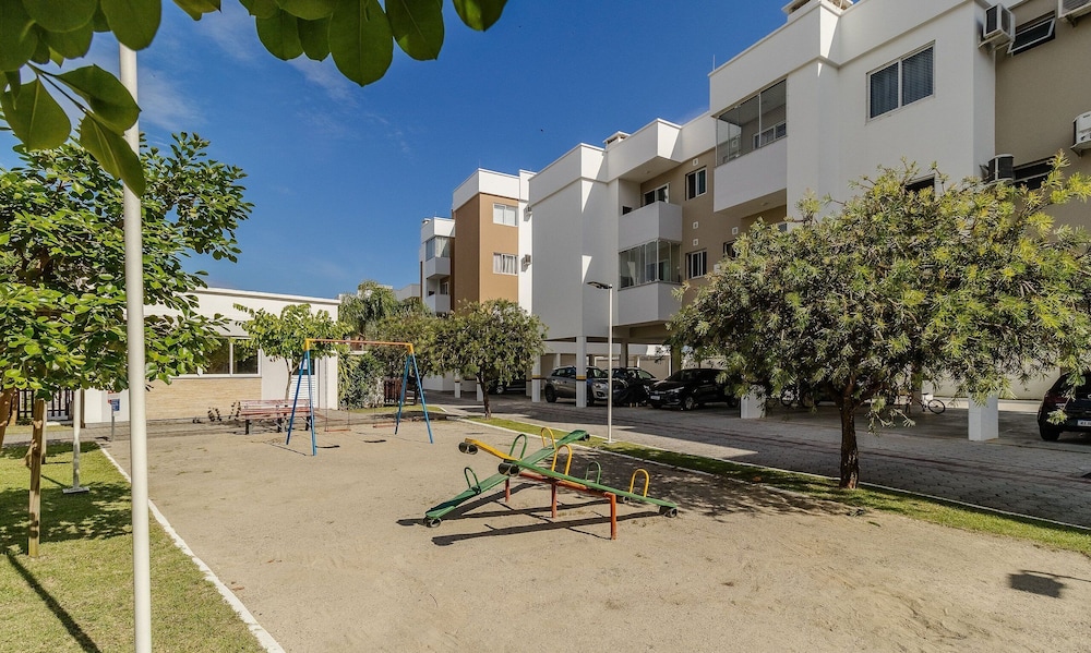 Apt. w/ Barbecue & Pool in Canasvieiras Rpc0305
