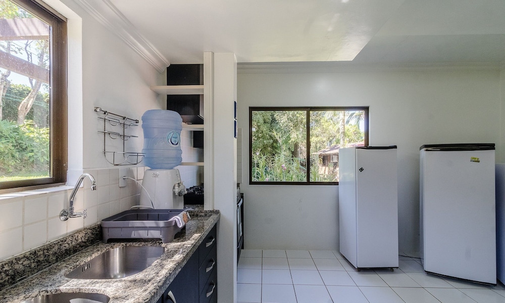 4BR House Pool & BBQ 500m From Beach Che0401