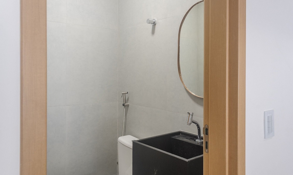 Modern apt With Pool and 3 Suites Vka0115
