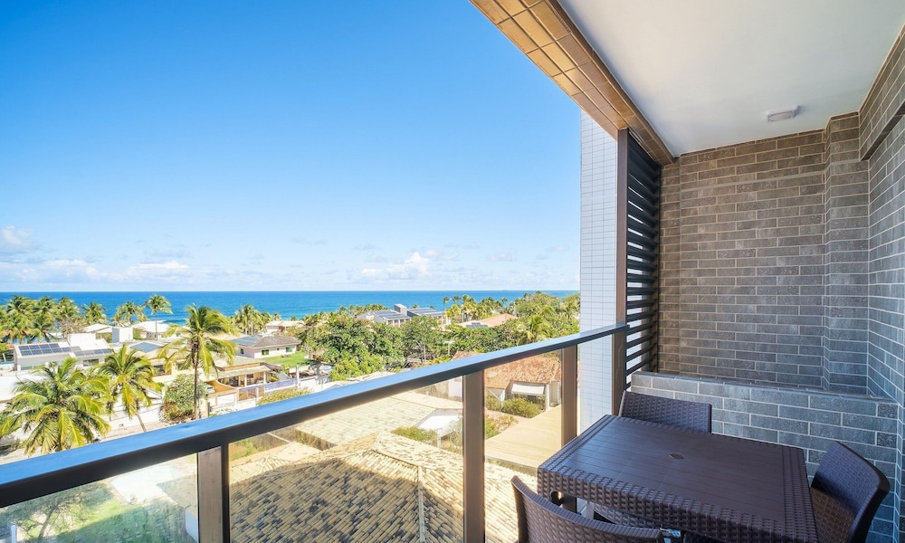 Stay Just Steps From Itapua Beach, With Pool and gym - RGF