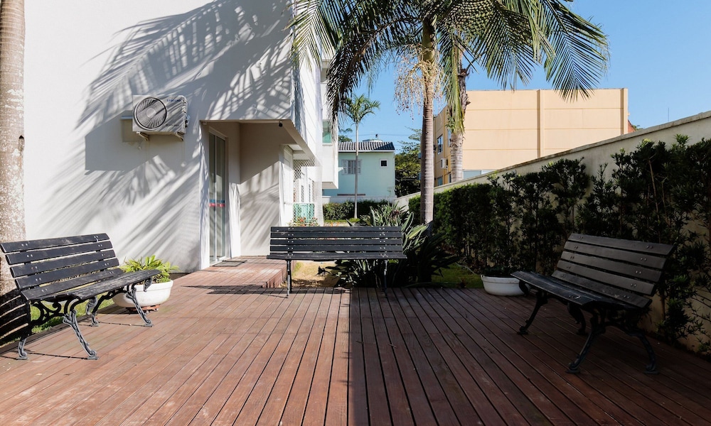 Moderno Apto c/ Piscina em Canasvieiras RCP202