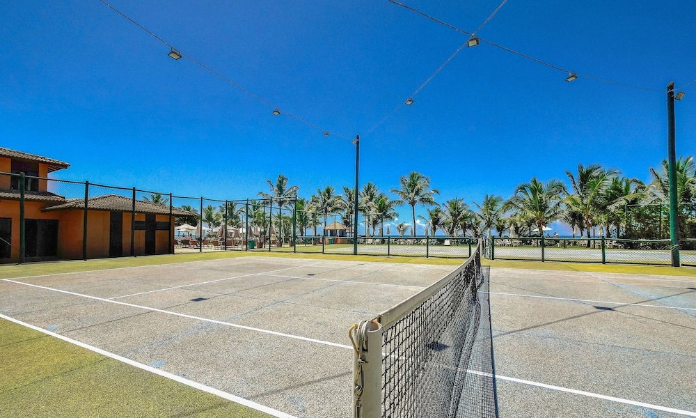 Condominium With Gym and Pool in Guarajuba - Camacari GSH