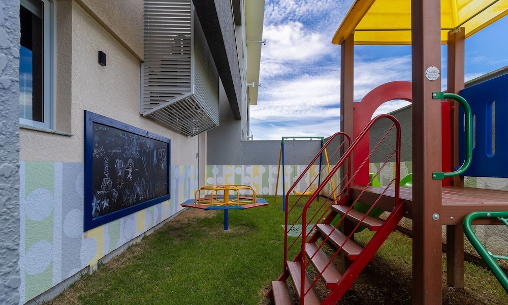 Comfort and Pool Near the Beach - Rhl0302