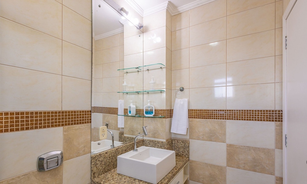 Charming Sea View Apt in Porto Belo Rcs701