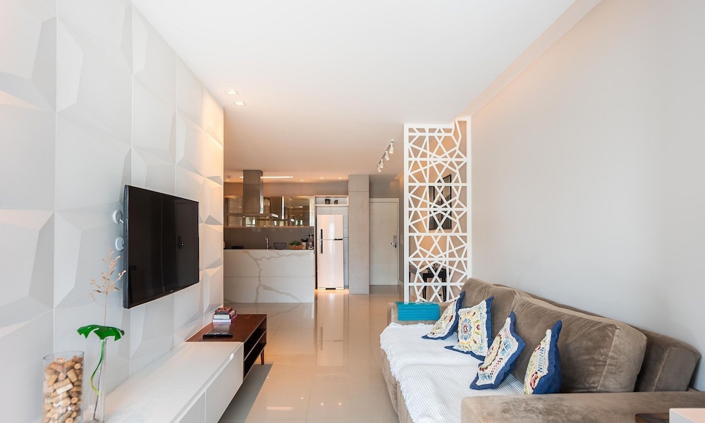 Apt w/ BBQ & Balcony, 230m From the Beach Epd0202