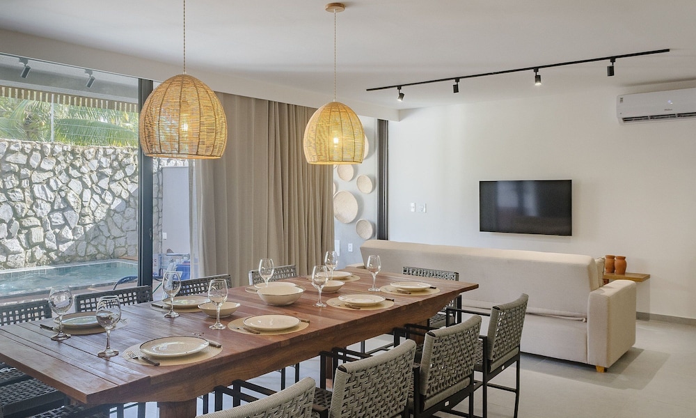 Modern apt With Pool and 3 Suites Vka0115