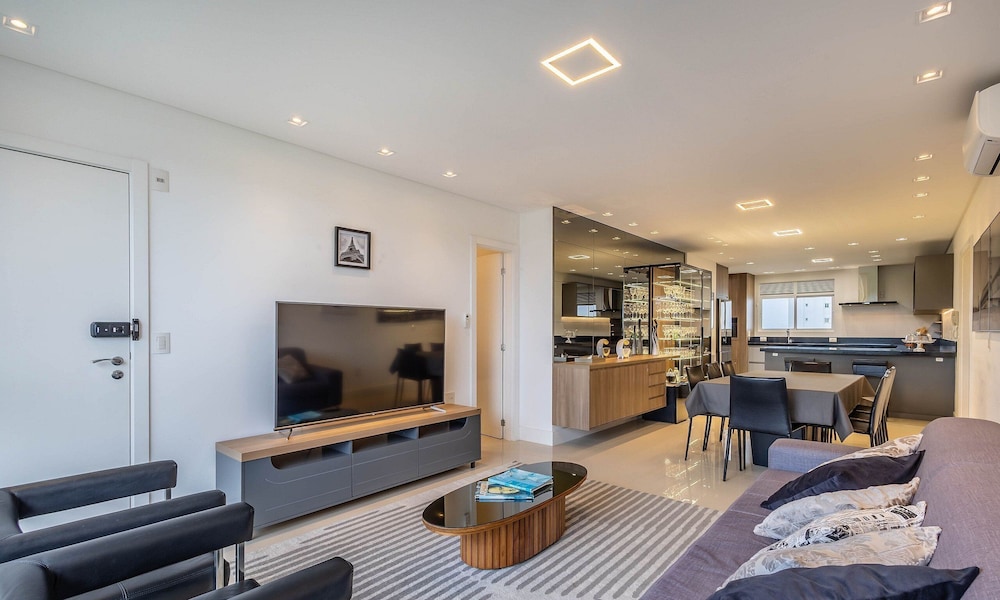 3-bedroom Apartment 170m From the Beach Gua1902