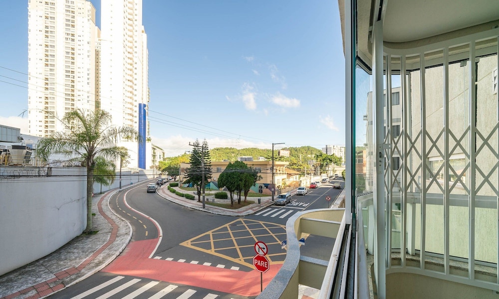 3bedroom apt Great Locat. 450m From Beach Ems0101