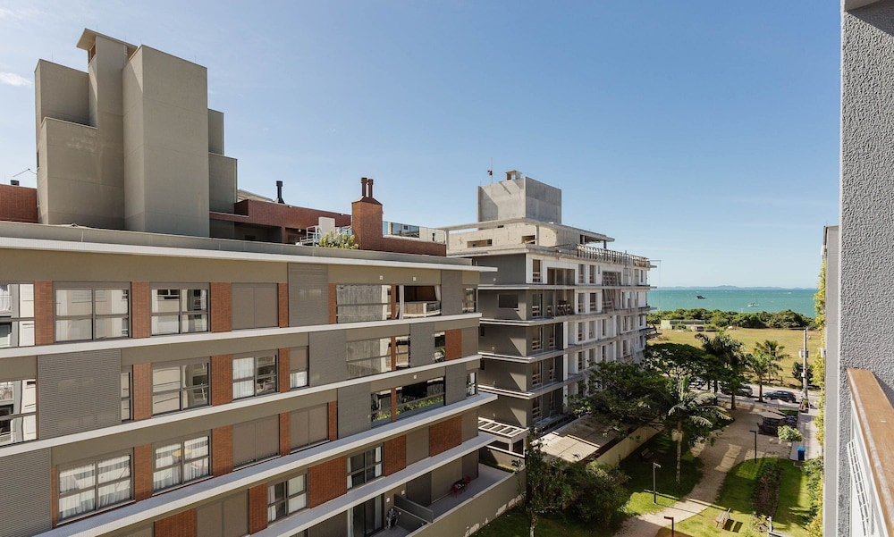 Modern duplex w/jacuzzi 240m beach JRR410