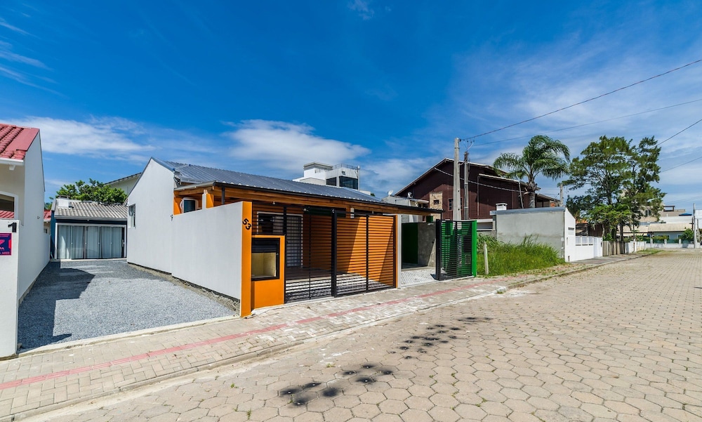 RUC - Houses 270m From Canto Grande Beach