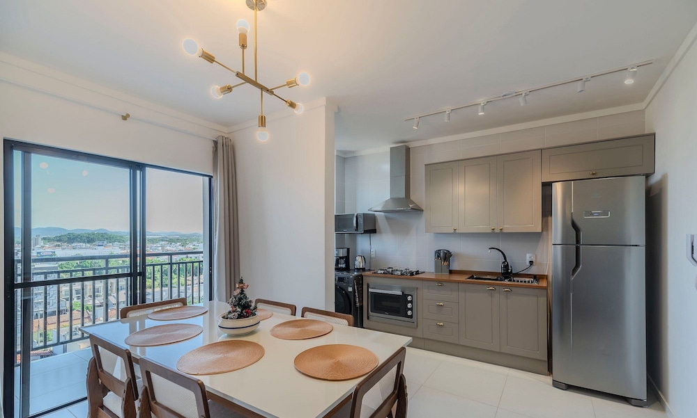 MCB - Apartments With Pool Near the Beach