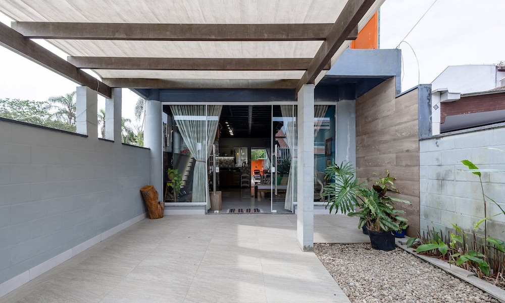 House Near the Beach and Beto Carrero Efp0356