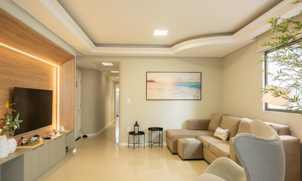 Apt w/ 3 BR & Grill 400m From the Beach Prs0101