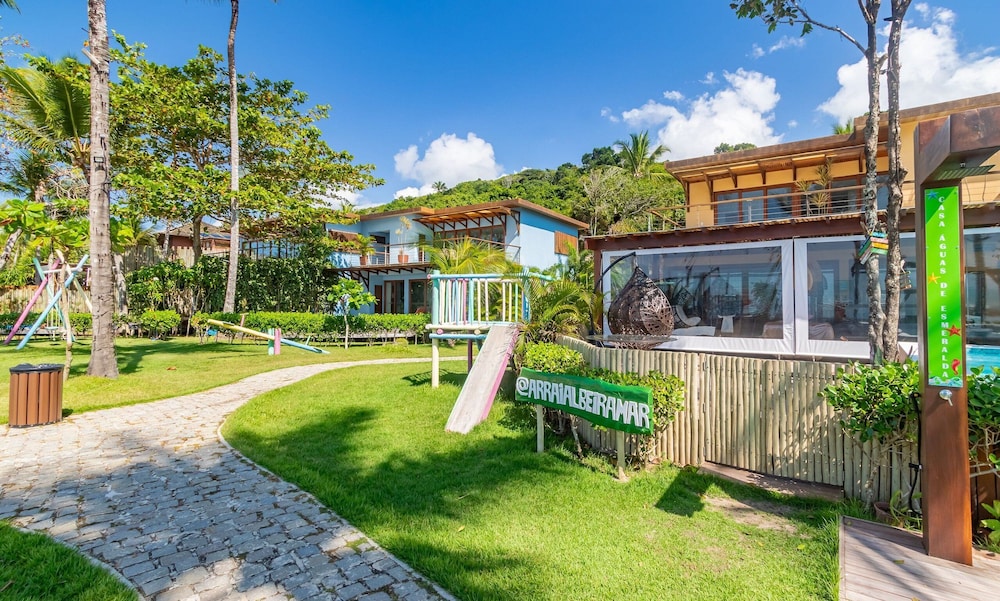 Fully Equipped Apartments in an Oceanfront Condo With Leisure Area and Pool Vvas
