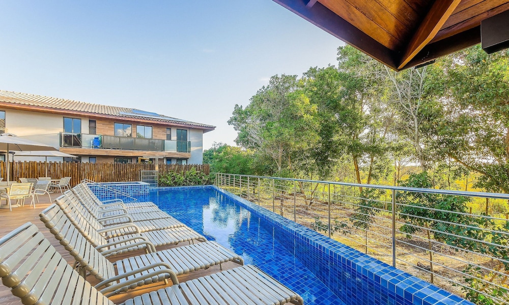 2 Suite Apartment in Condo With Pool Eko0008