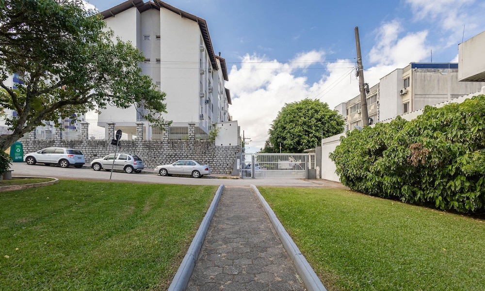 Apt in Floripa Close to Parque Coqueiros Csra0304