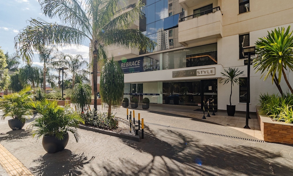 Apartment Next to Flamboyant Shopping Mall - ESS