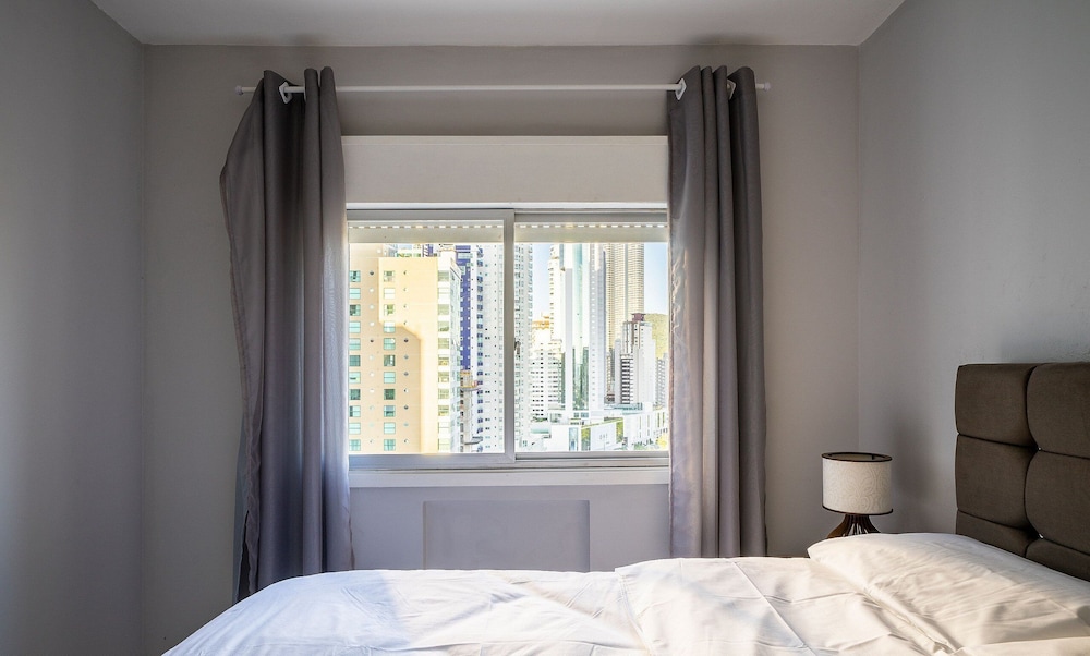 2BR apt 150m Beach Balneario Camboriu Esd143