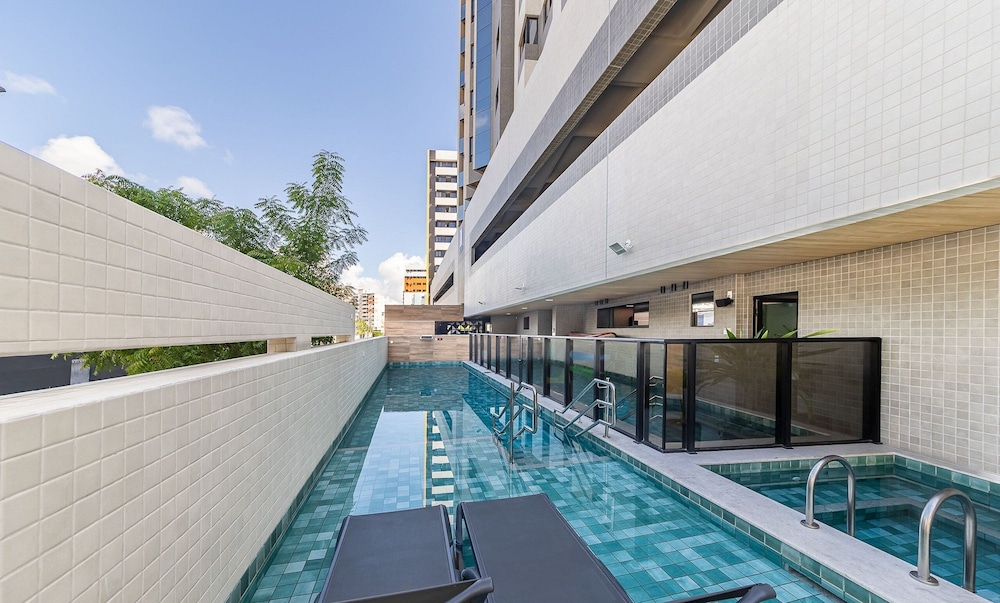 Stay With a Pool and gym 350m From the Beach in a Prime Location in Maceio - SLI