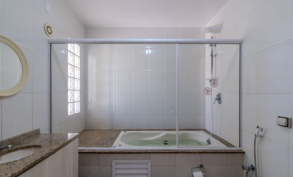 3BR House w/ Pool & Bbq, 500m Beach Rua0226