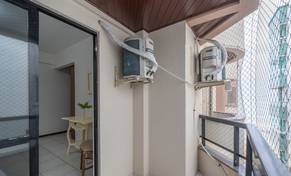 3BR Beachfront apt w/ BBQ Rsl0502