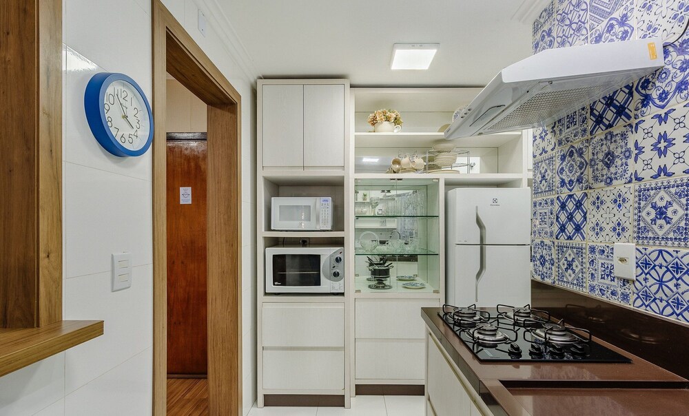Spacious apt Winternal Fireplace in Gramado Avp105