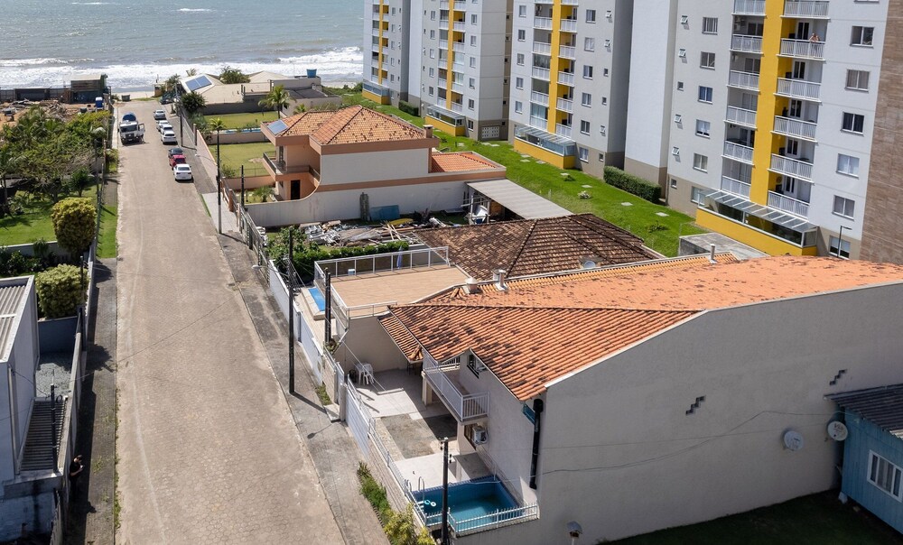 Fully Equipped Houses in a Condominium With a Pool, 110m From the Beach - Onis