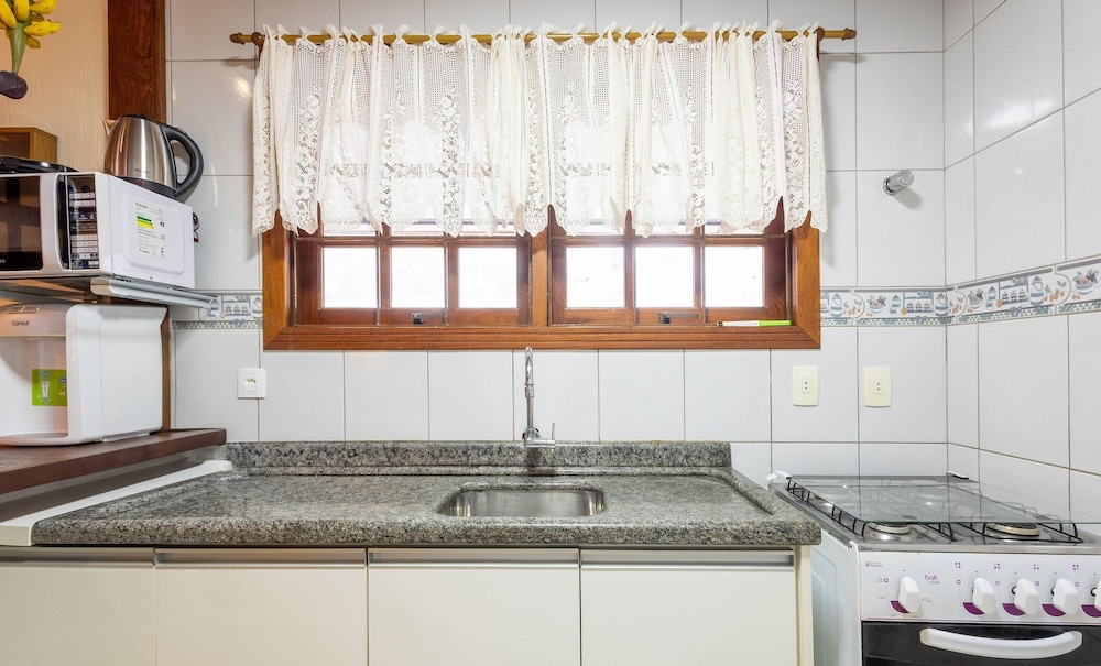 Charming House With BBQ by the sea Mon0099