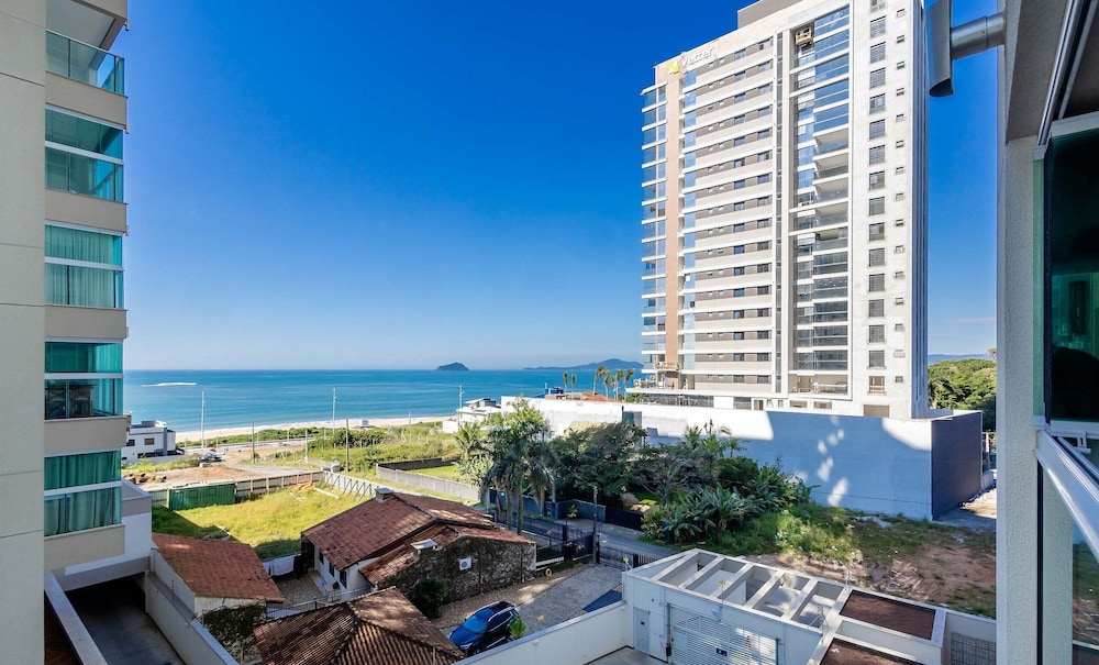 SHC - Condominium With Pool 50m From the Beach in Picarras