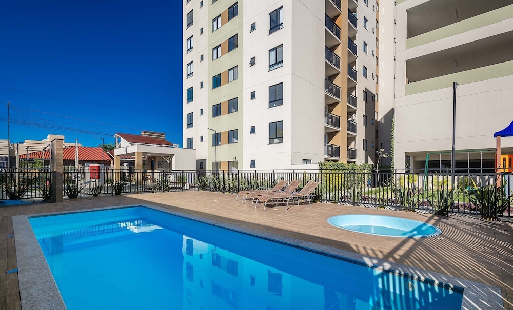 MCB - Apartments With Pool Near the Beach