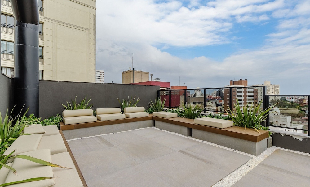 Apartment in Condominium With Gym in PoA - Ips0701