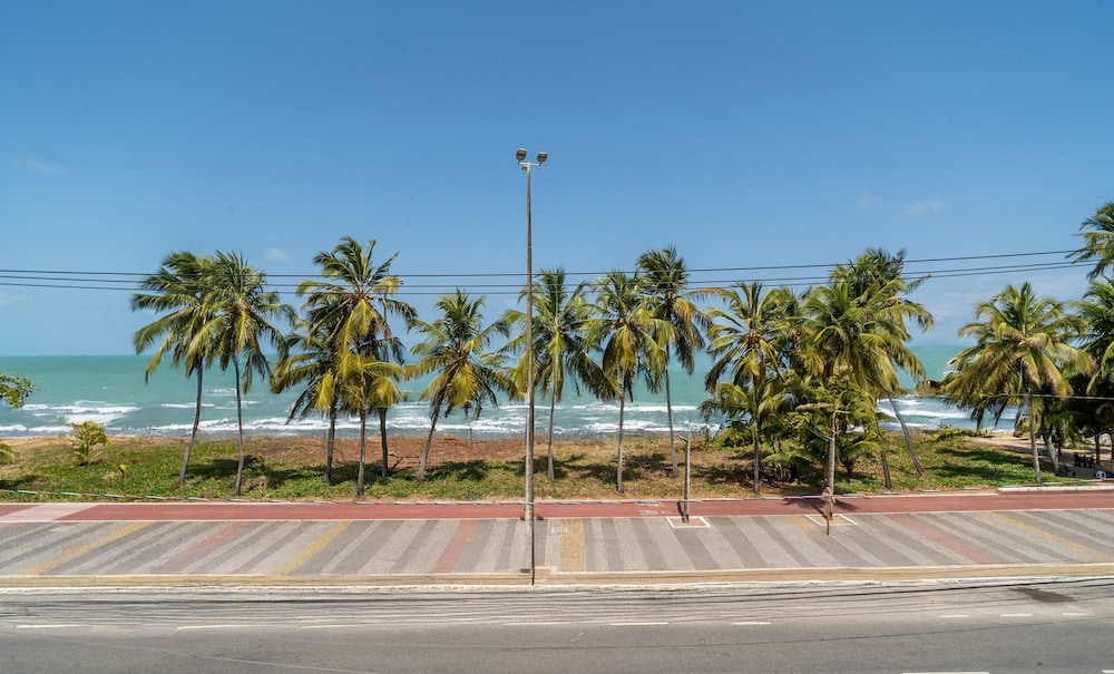 SYH - Complete Beachfront Condominium in Cabo Branco/pb