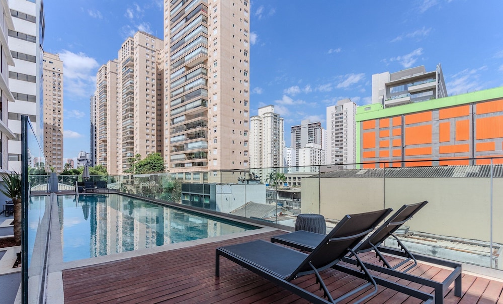 Studio w/ Pool Near Morumbi Shopping Mall Jbn0043