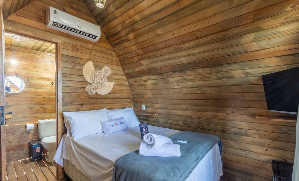 Beachfront Cabins in Bahia – OTX