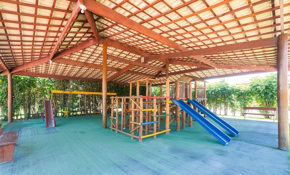 Condominium With Gym and Pool in Guarajuba - Camacari GSH