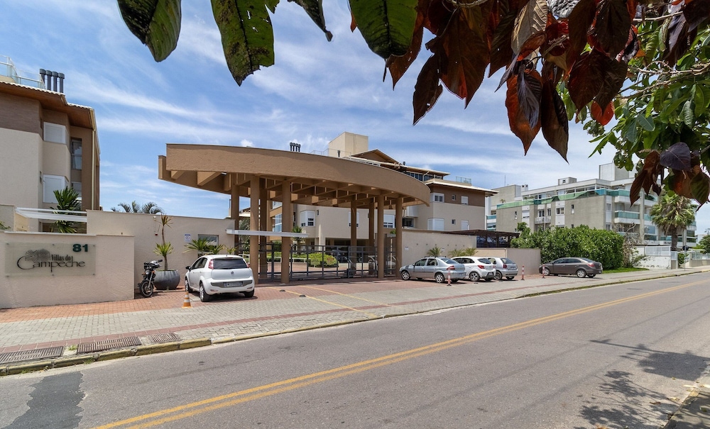 Apto Próx à Praia c/ Piscina e Churrasq. VIC0203