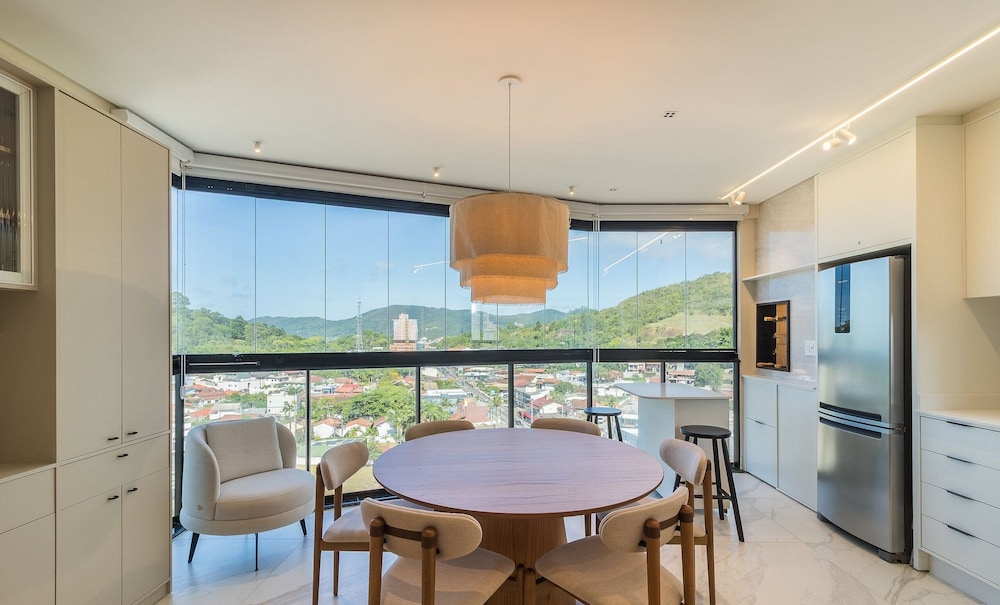 Fully Equipped Stays Just Steps From the sea in Pereque Mtrs