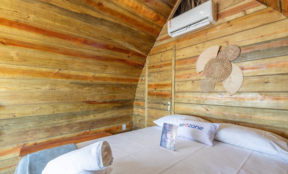 Beachfront Cabins in Bahia – OTX