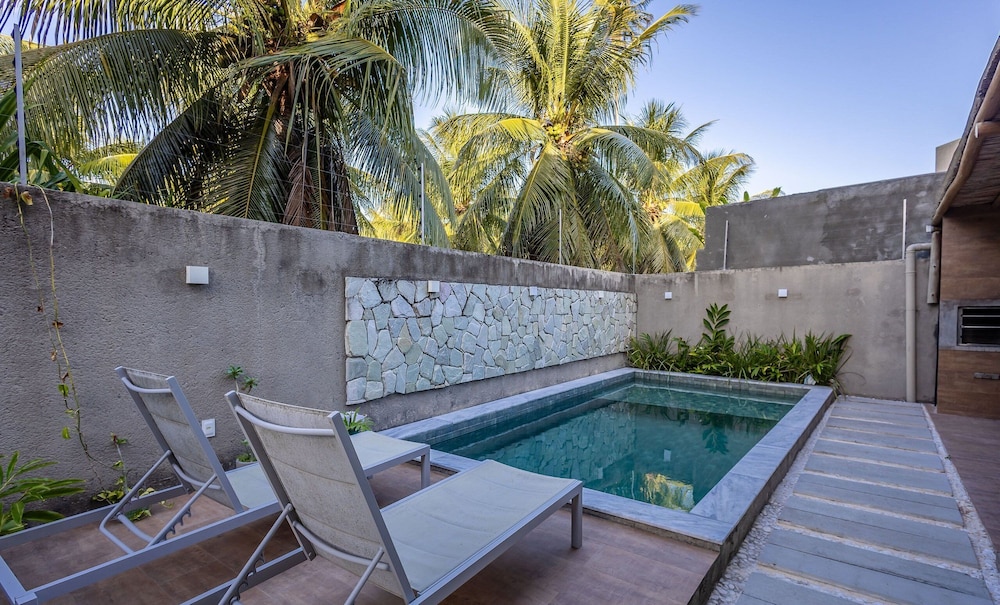 House w/ Pool 140m From the Beach Clb0002