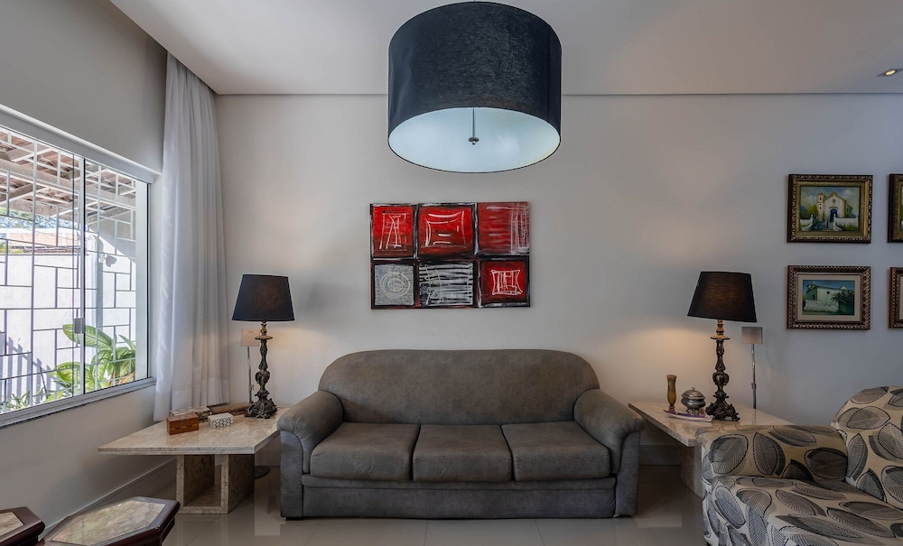 2BR House w/ Pool & BBQ in Penha Tzs210