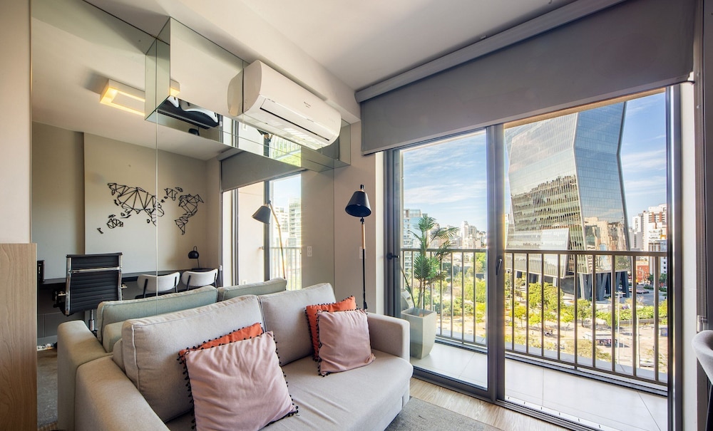 Beautiful Studio 290m From the Metro Hox1010