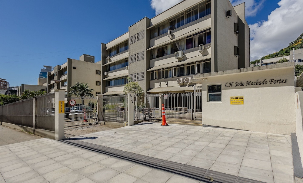 Apartment With Home Office in Floripa Jfm0062